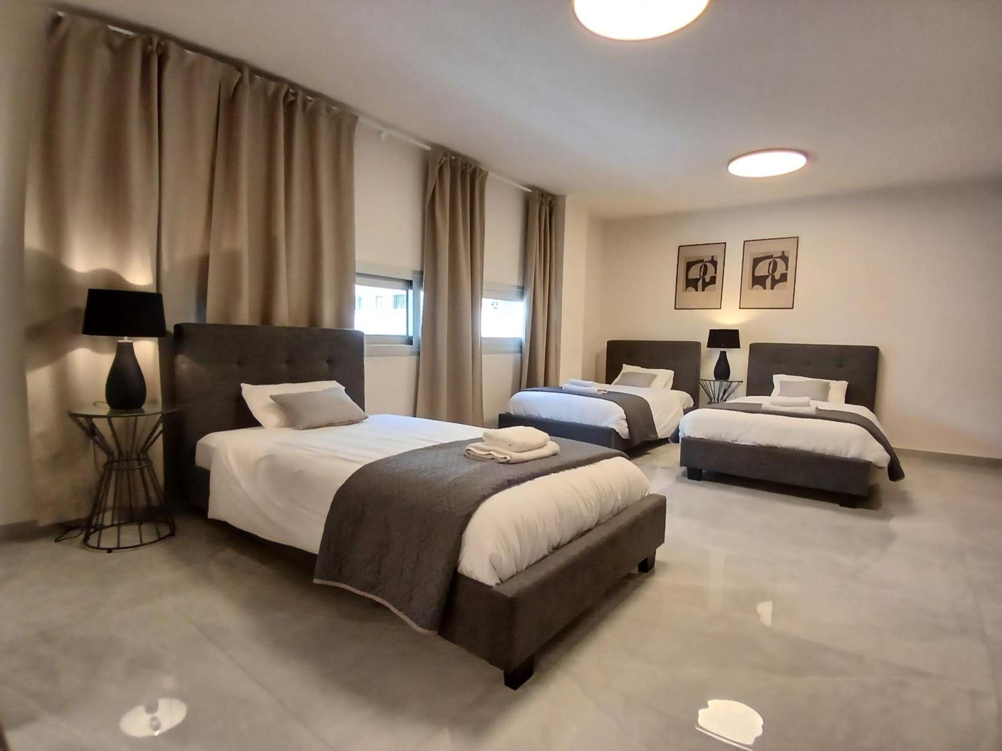 Georgiana Suites Lárnaca Habitación foto