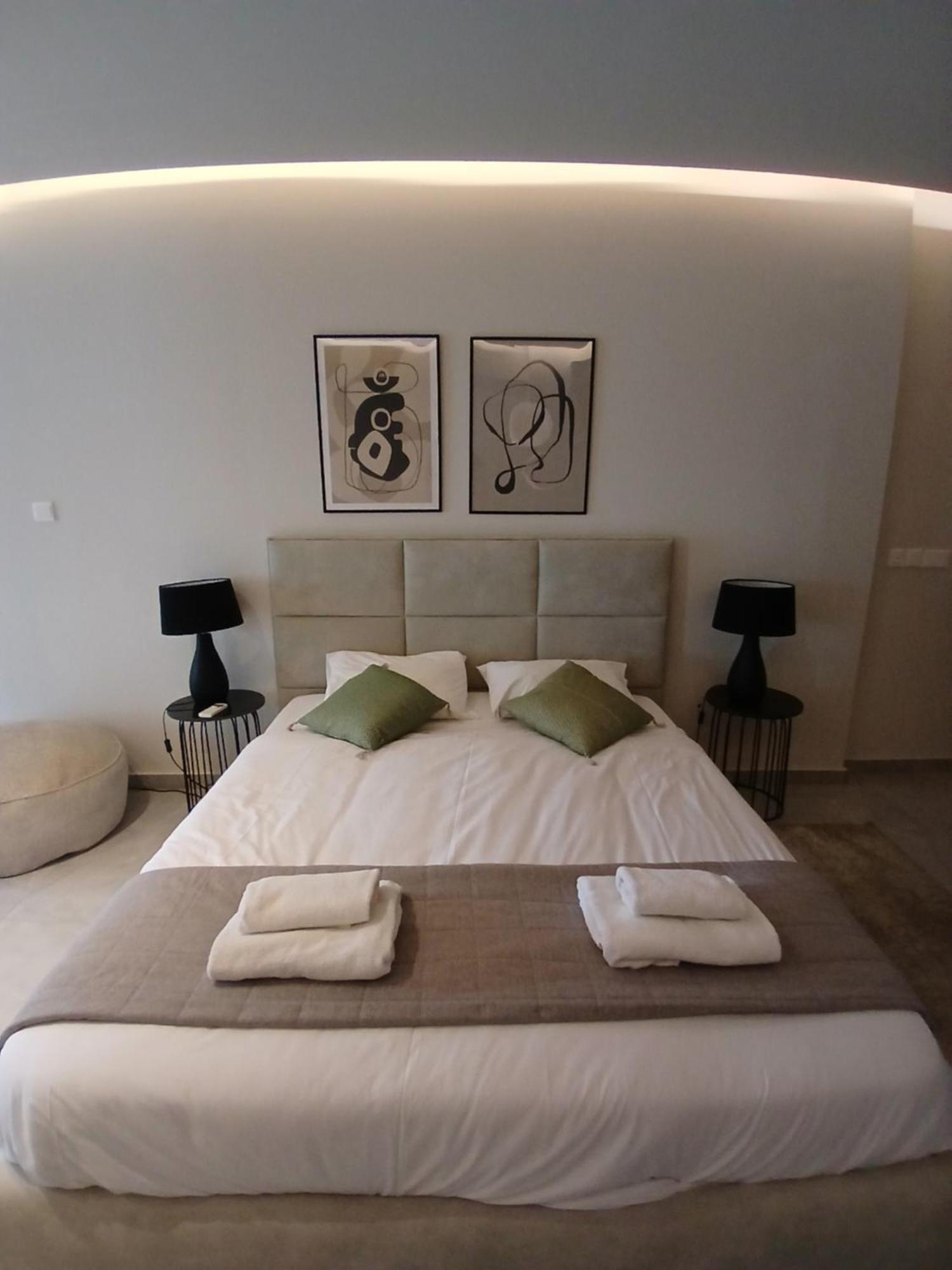 Georgiana Suites Lárnaca Habitación foto