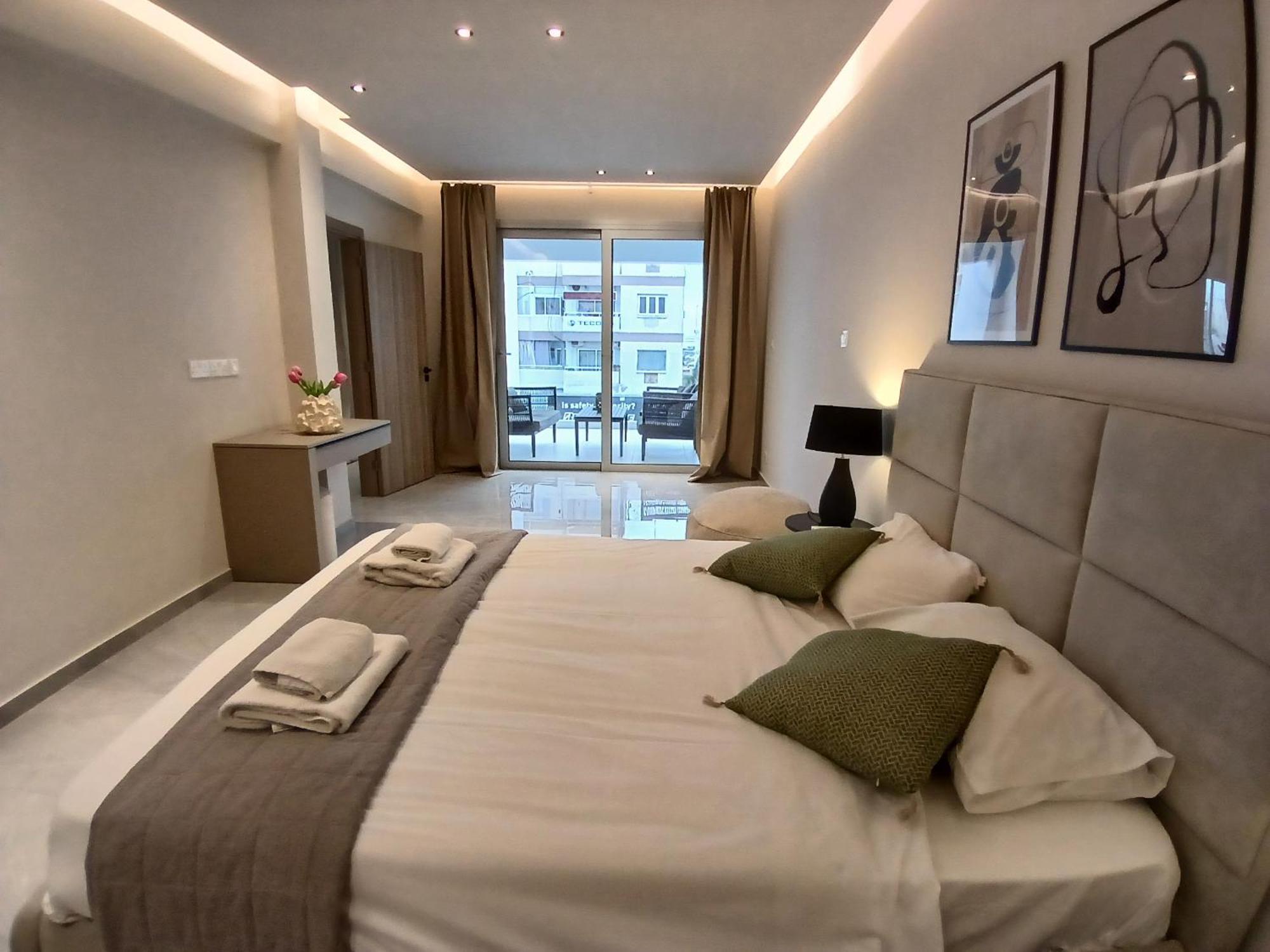 Georgiana Suites Lárnaca Habitación foto