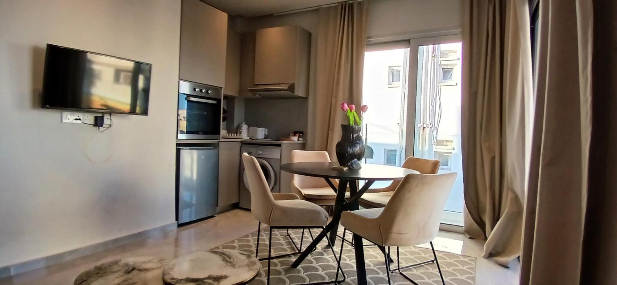Georgiana Suites Lárnaca Habitación foto